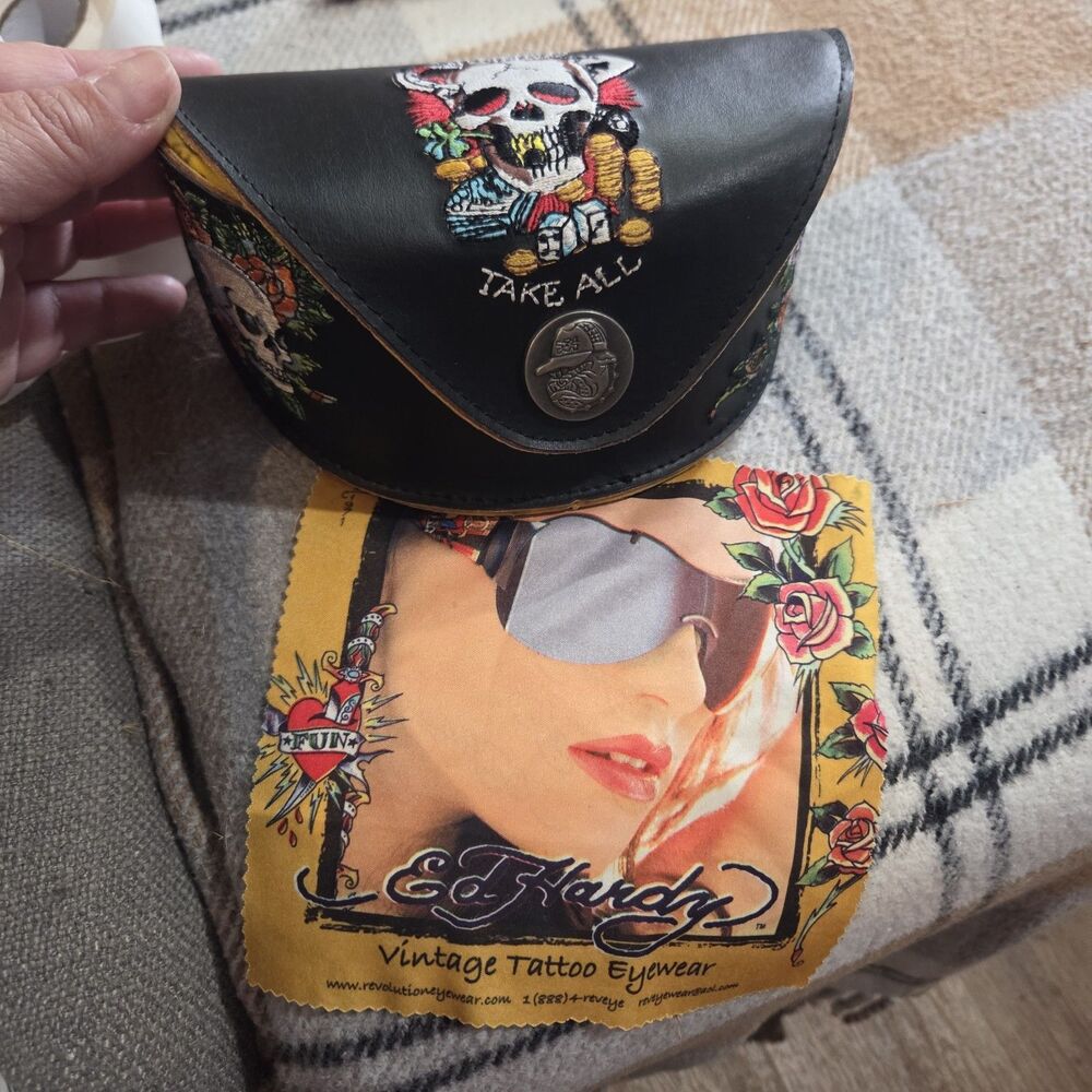 Ed Hardy EHS-037 Winner Take All Skull Roses Sunglasses Case Cloth Y2K